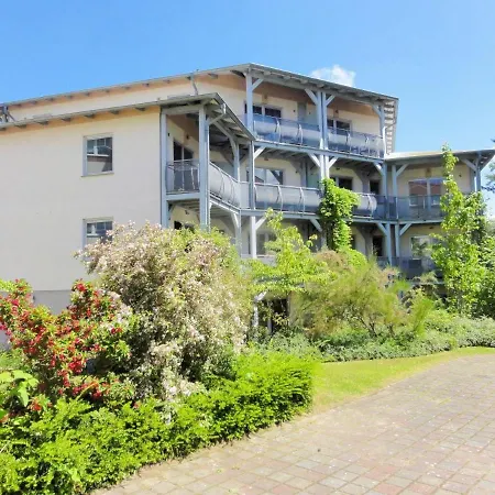 Zentrale Mit Sonniger Terrasse Bernstein