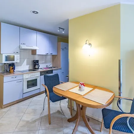 Zentrale Mit Sonniger Terrasse Bernstein * Ostseebad Kühlungsborn